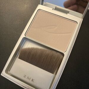 RMK Light Cream Pressed Setting Powder Compact with Brush